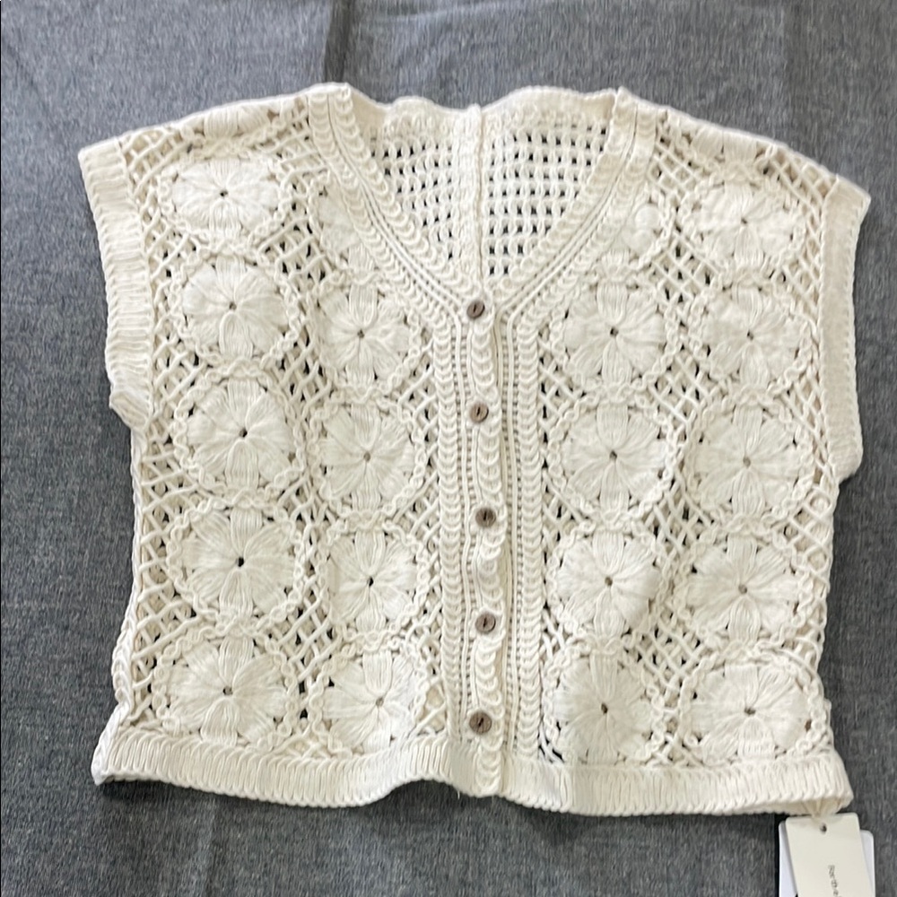 Commense Cream Crochet Button-Front Sleeveless Cardigan - Picture 2 of 11